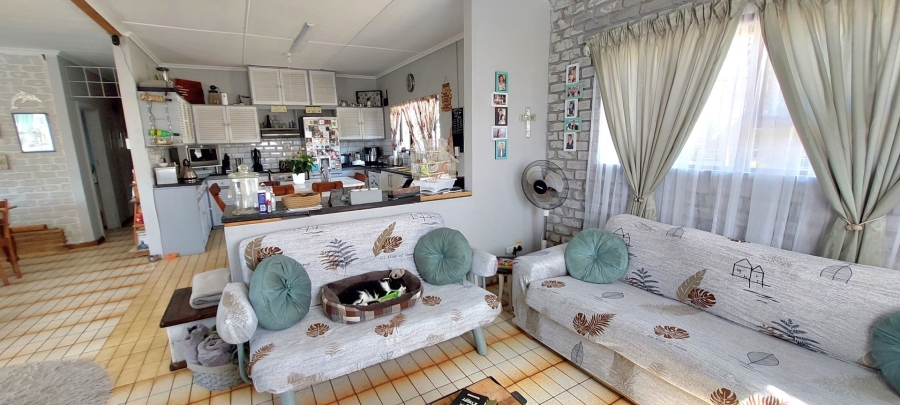 5 Bedroom Property for Sale in Sunrise On Sea Eastern Cape